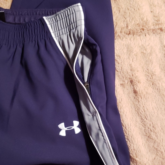 Boys under Armour sweat pants - Picture 6 of 7